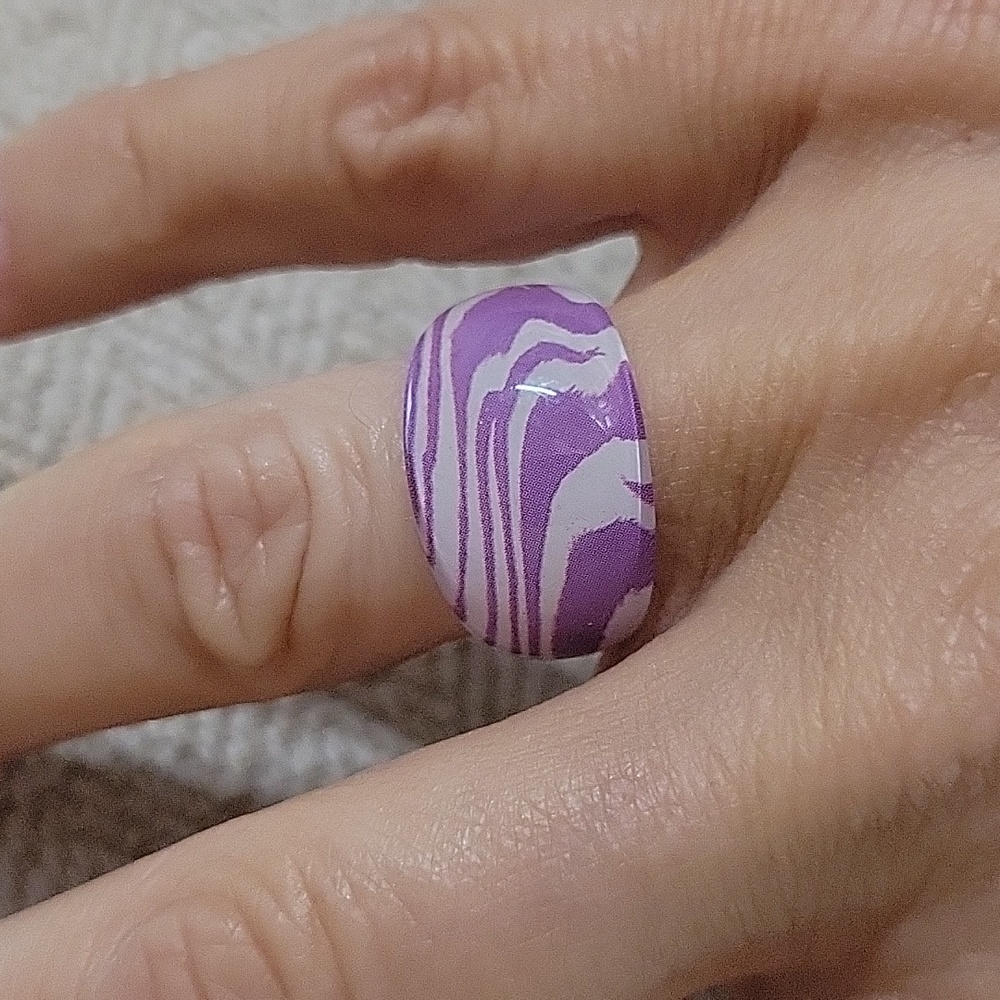 PURPLE ZEBRA ACRYLIC RING - Picture 5 of 5
